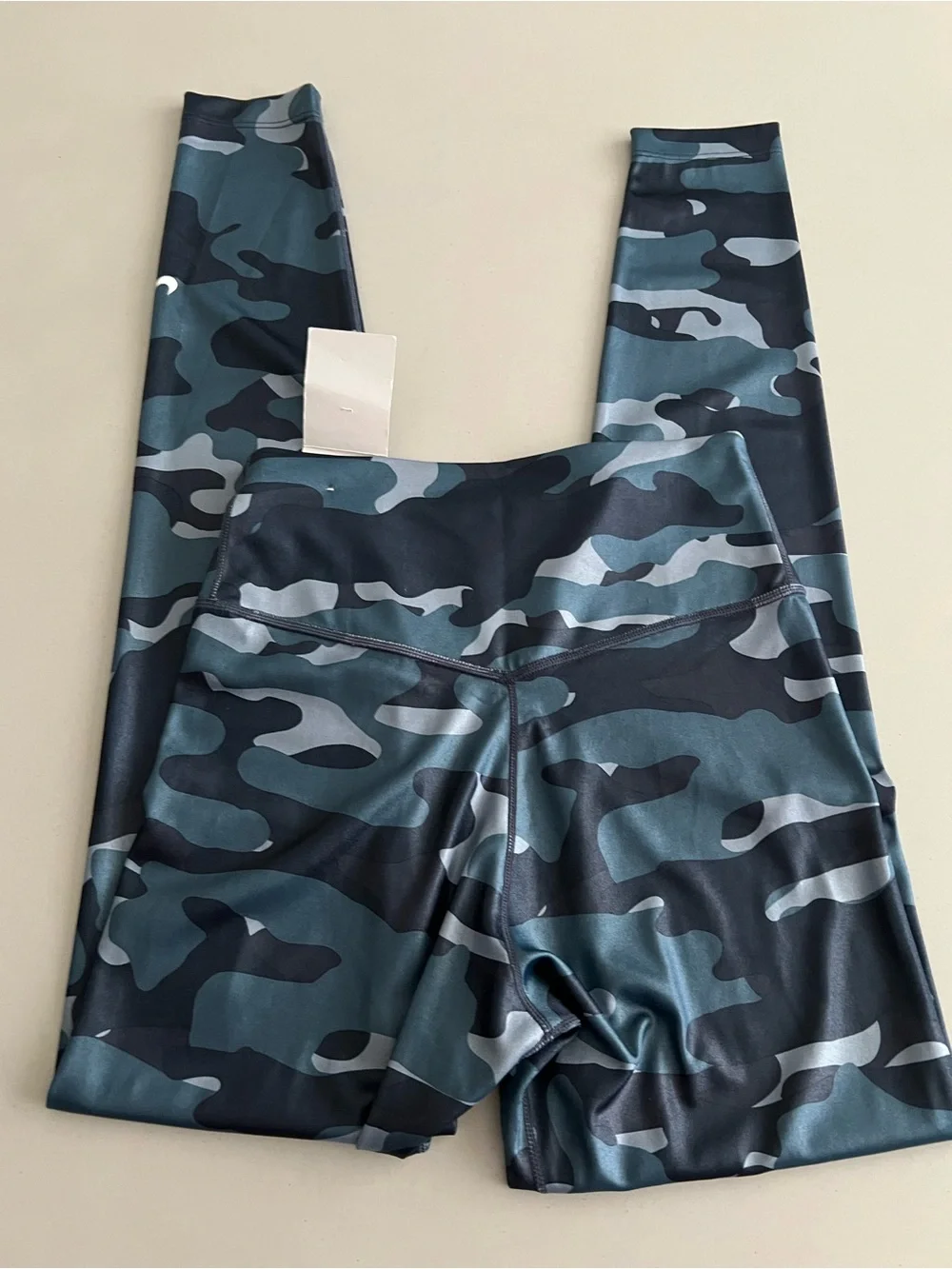 NWT Nike One Women’s Mid-Rise Blue Camo Leggings Size XS